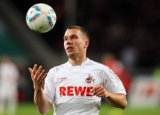 九游官网-南美风暴席卷北欧，秘鲁火力压制丹麦，哈弗茨关键时刻挺身定乾坤