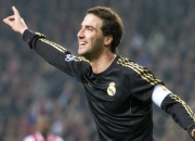 九游体育直播-雄鹿掀翻热火，哈利伯顿大场面先生，新星崛起与格局重塑