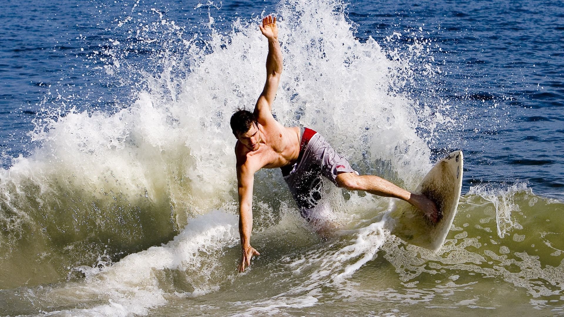 铁骑破阵,寒光乍现—贝恩关键时刻的冷血一击改写骑士对阵活塞的命运