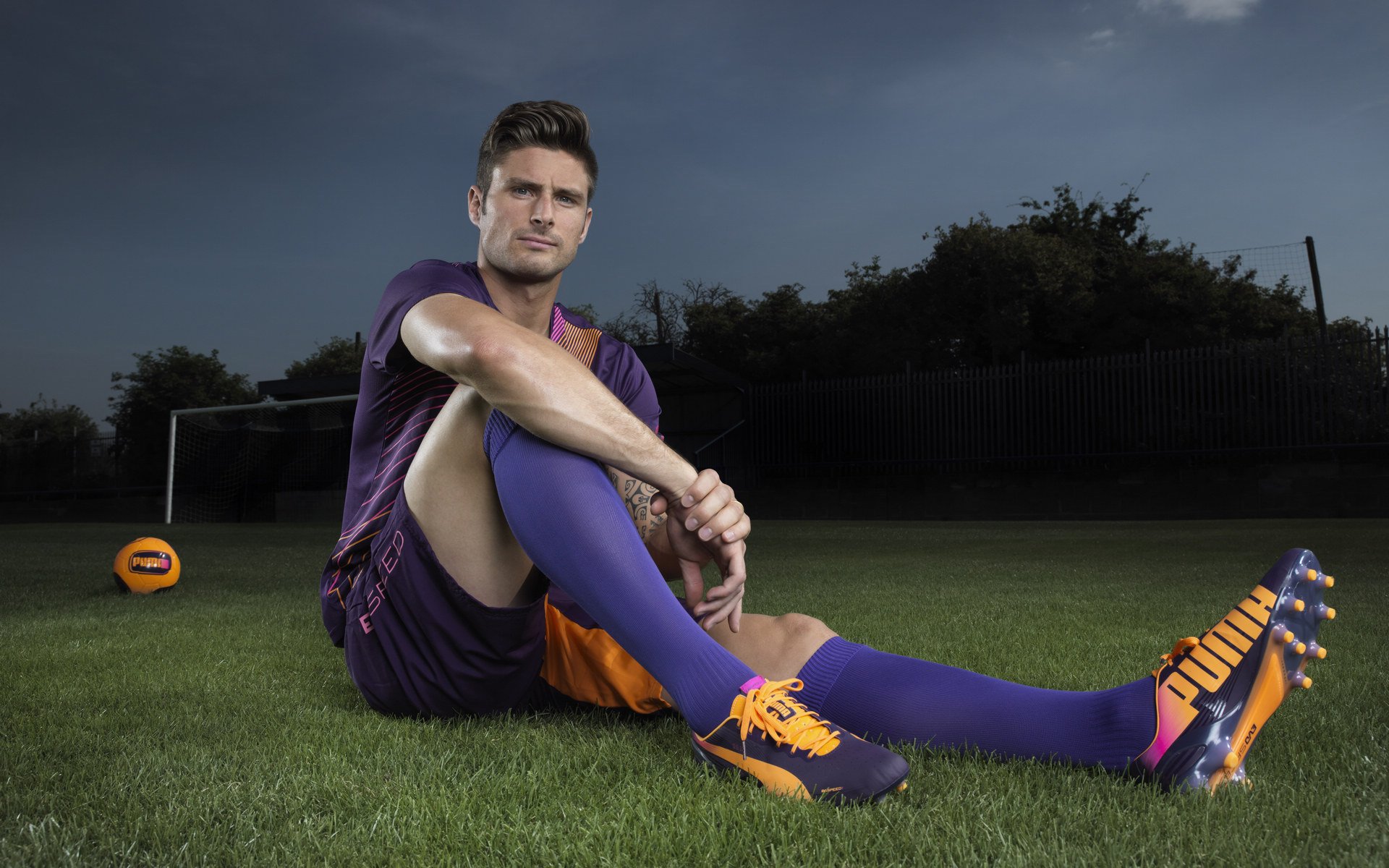 欧冠淘汰赛之夜,福克斯如何用教科书级表现定义现代边卫