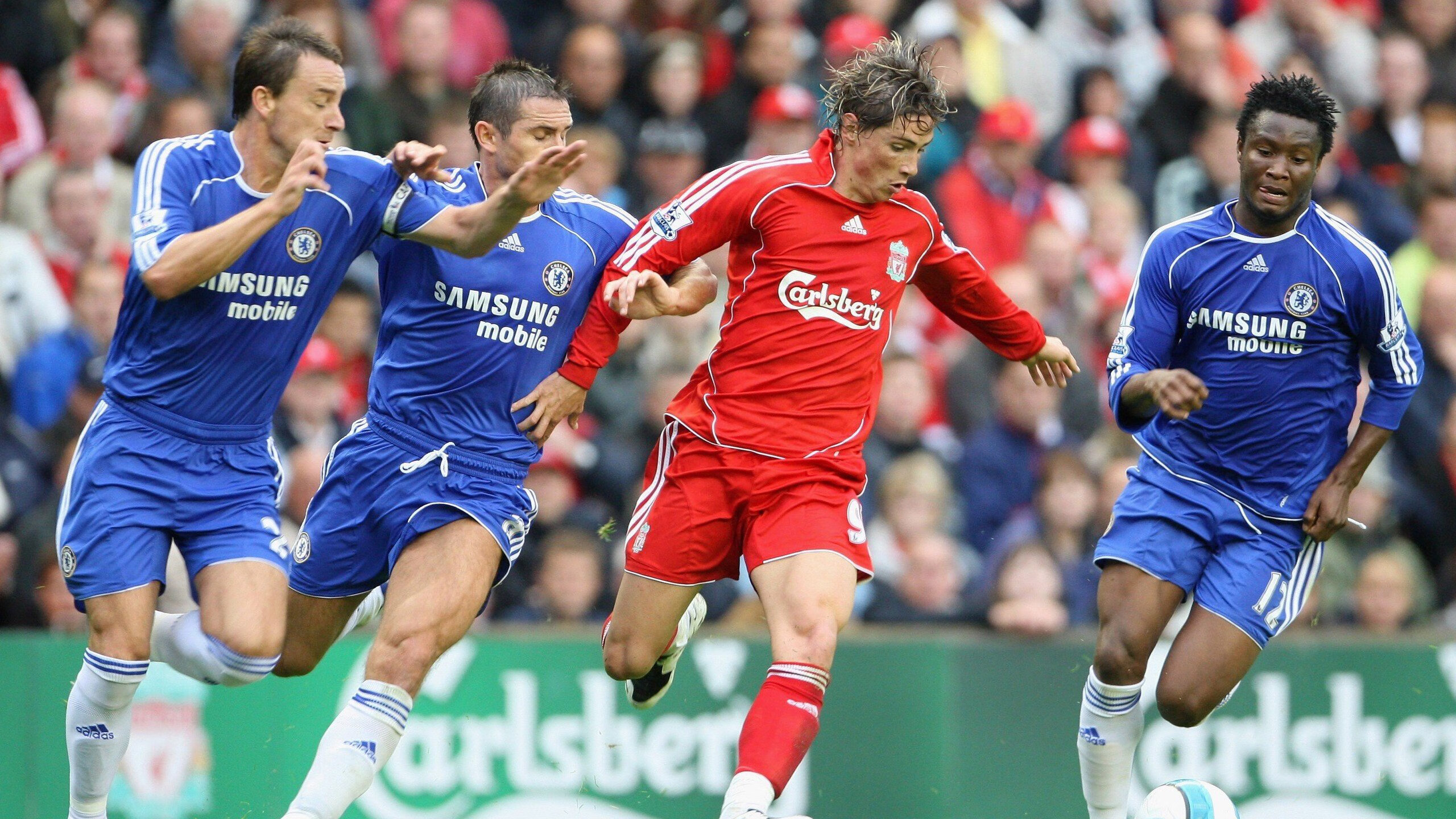 绿茵场与球桌的双重奏，英格兰轻取波兰，张本智和闪耀高光